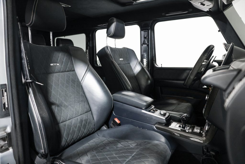 G 550 Squared rental interior detail